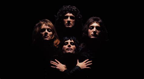  Bohemian Rhapsody: ก้าวข้ามพรมแดนของร็อกด้วยความอลังการและเมโลดีที่ประทับใจ